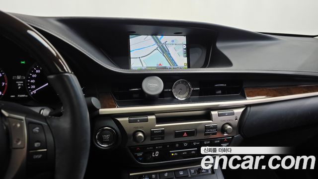 Lexus ES350 Supreme XV60 2014 — фото 12