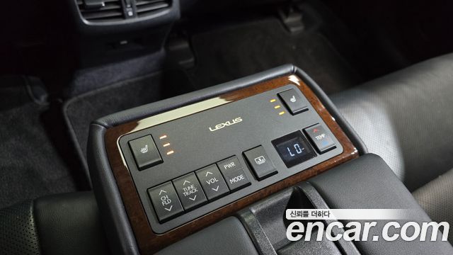 Lexus ES350 Supreme XV60 2014 — фото 17
