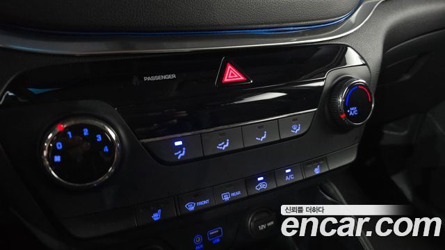 Hyundai Tucson Diesel 1.7 2WD Style 2016 — фото 18