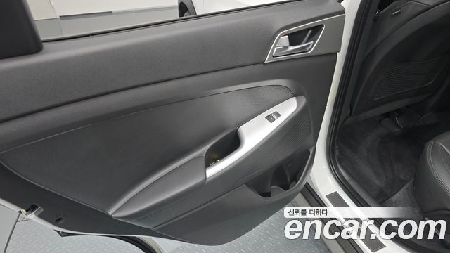 Hyundai Tucson Diesel 1.7 2WD Style 2016 — фото 25