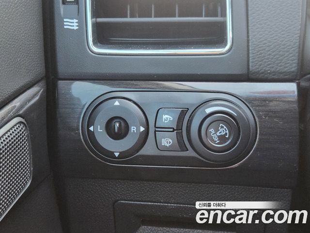 Chevrolet Captiva 2WD LTZ 2015 — фото 23