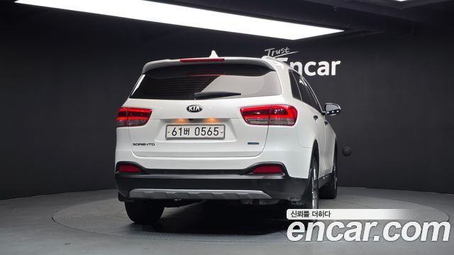 Kia Sorento Diesel 2.0 2WD Noblesse 2016 — фото 4