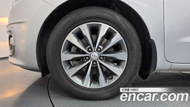 Kia Carnival 9-seater Luxury 2016 — фото 5
