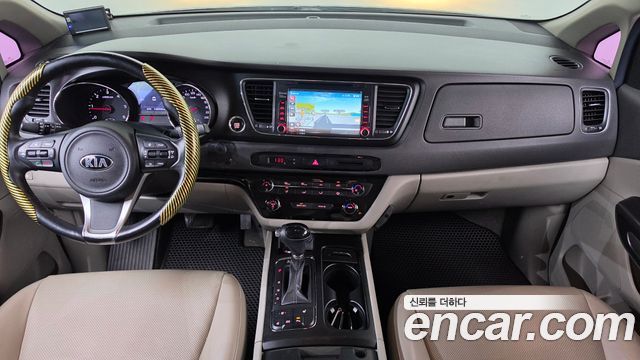 Kia Carnival 9-seater Luxury 2016 — фото 7
