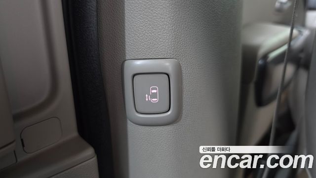 Kia Carnival 9-seater Luxury 2016 — фото 19