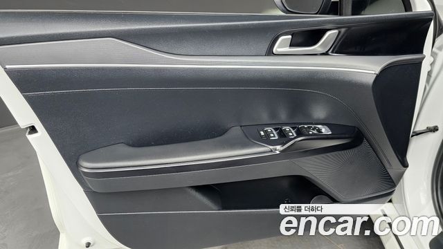 Kia K5 (III) 2.0 Trendy 2022 — фото 24