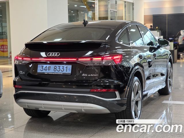 Audi Q4 e-tron (F4) 45 Premium Sportback 2026 — фото 2