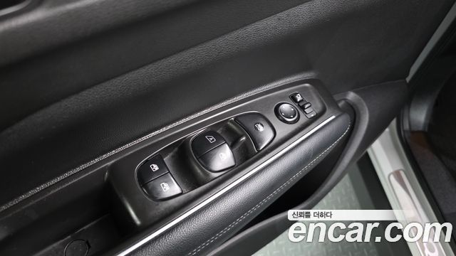 Renault Korea QM6 Diesel 4WD RE Signature 2017 — фото 37
