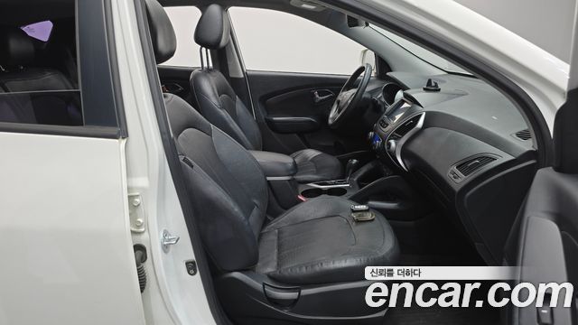 Hyundai Tucson ix Diesel 2WD LX20 Premier 2013 — фото 11