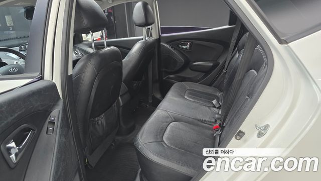 Hyundai Tucson ix Diesel 2WD LX20 Premier 2013 — фото 12