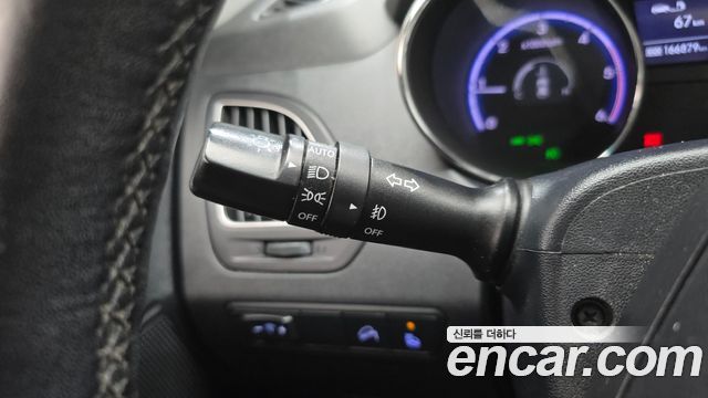 Hyundai Tucson ix Diesel 2WD LX20 Premier 2013 — фото 16