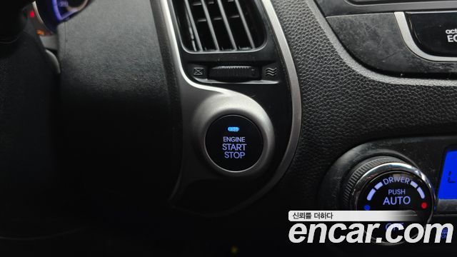 Hyundai Tucson ix Diesel 2WD LX20 Premier 2013 — фото 17