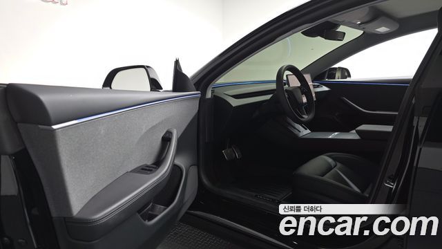 Tesla Model 3 RWD 2025 — фото 10