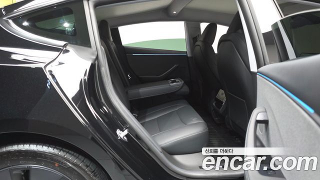 Tesla Model 3 RWD 2025 — фото 11