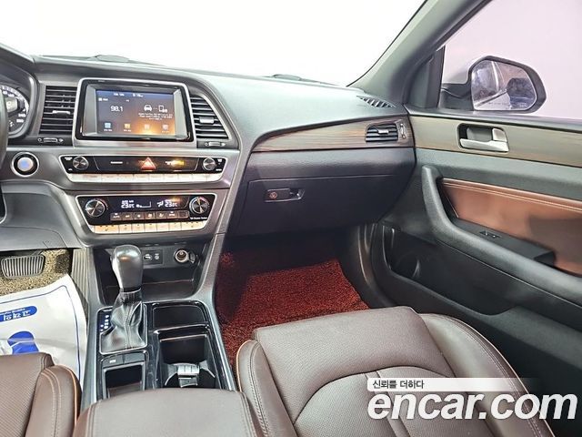 Hyundai Sonata New Rise 1.6 Turbo Premium 2018 — фото 10