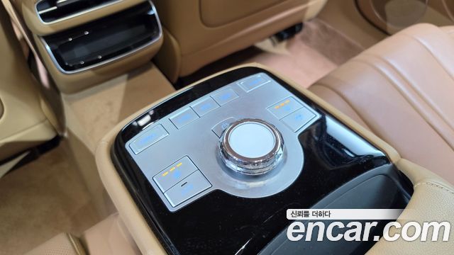 Genesis G80 (RG3) Gasoline 2.5 Turbo AWD 2025 — фото 17