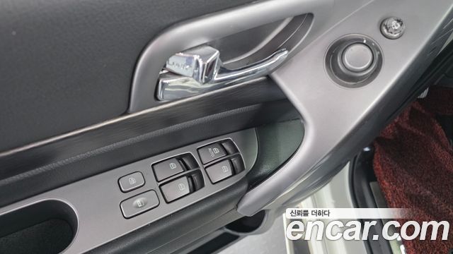 KG Mobility (SsangYong) Korando Turismo 4WD TX 9-seater 2017 — фото 11