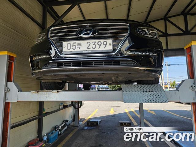 Genesis G90 3.8 AWD Premium Luxury