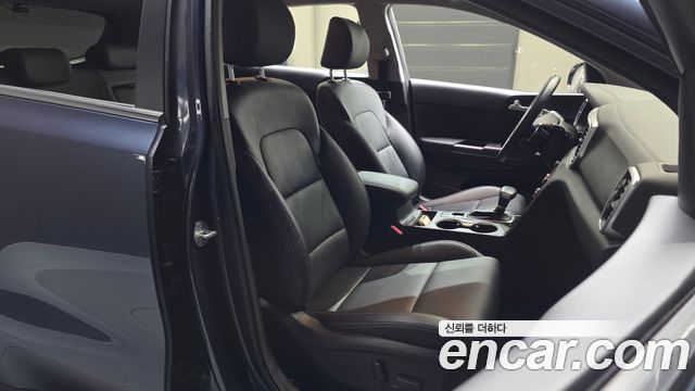 Kia Sportage The Bold Diesel 2.0 2WD Prestige 2021 — фото 26