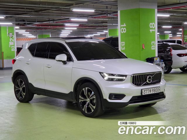 Volvo XC40 T4 Inscription 2020 — фото 3
