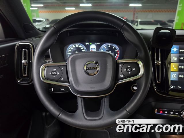 Volvo XC40 T4 Inscription 2020 — фото 9