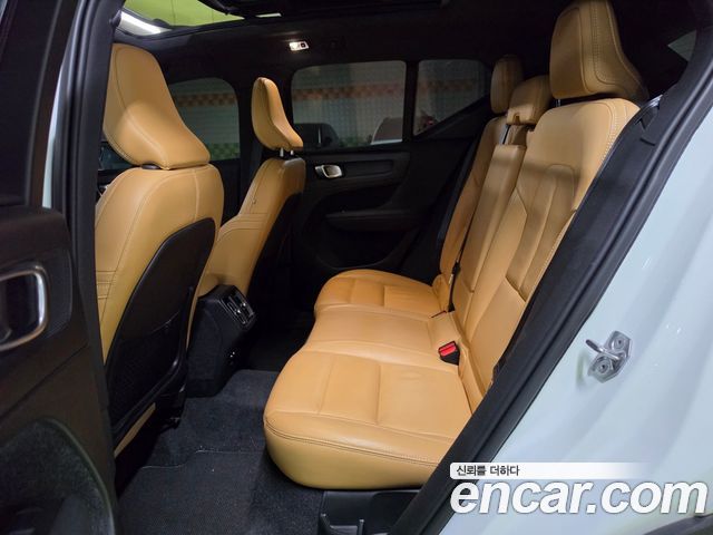 Volvo XC40 T4 Inscription 2020 — фото 14