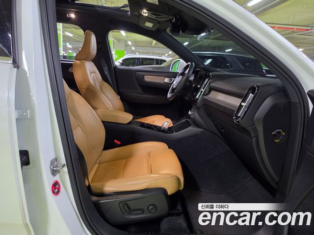 Volvo XC40 T4 Inscription 2020 — фото 15