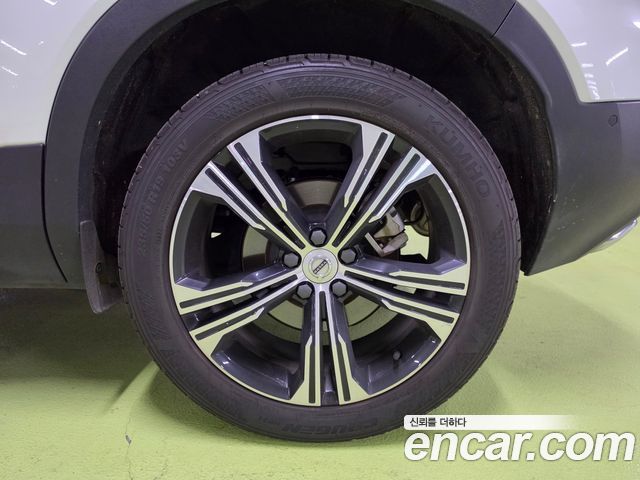 Volvo XC40 T4 Inscription 2020 — фото 17