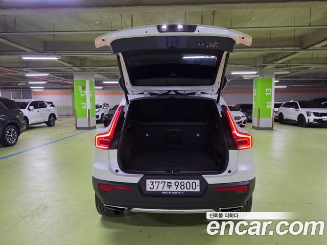 Volvo XC40 T4 Inscription 2020 — фото 20