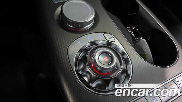 Genesis GV60 Standard 2023 — фото 9