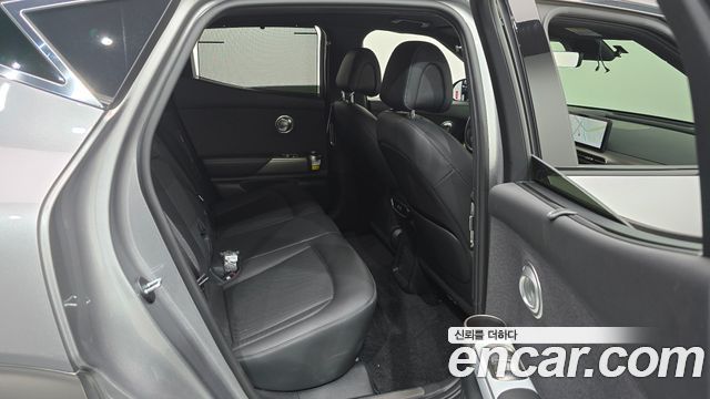 Genesis GV60 Standard 2023 — фото 11