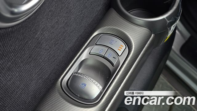 Genesis GV60 Standard 2023 — фото 30