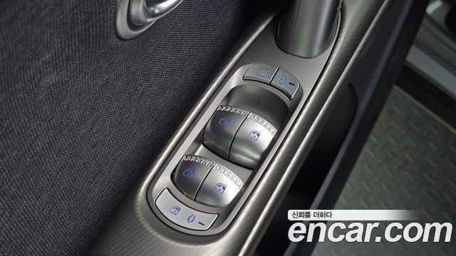 Genesis GV60 Standard 2023 — фото 36