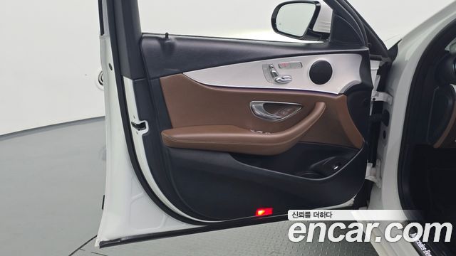 Mercedes-Benz E-Class (W213) E250 Avantgarde 2021 — фото 24
