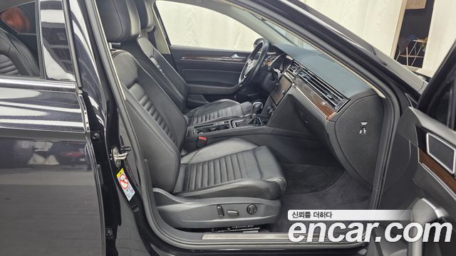 Volkswagen Passat GT (B8) 2.0 TDI Premium 2018 — фото 11