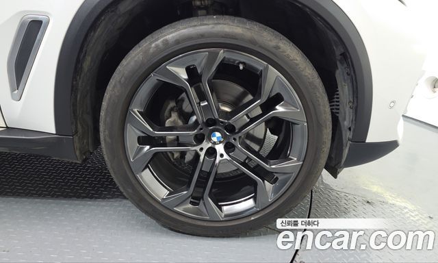 BMW X5 (G05) xDrive 40i xLine 2021 — фото 21