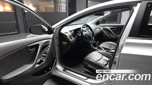 Hyundai Avante 1.6 GDi Smart Standard 2016 — фото 10
