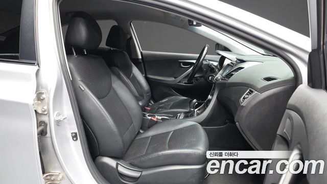 Hyundai Avante 1.6 GDi Smart Standard 2016 — фото 11