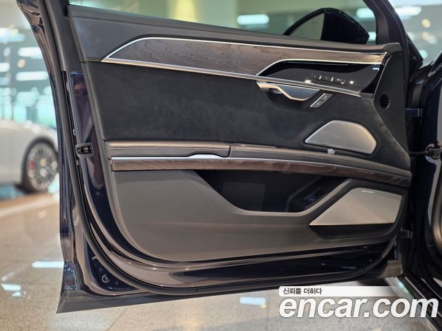 Audi A8 (D5) 55 TFSI Quattro Premium LWB 2022 — фото 15