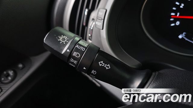 Kia Sportage R Diesel 2WD Prestige 2015 — фото 32