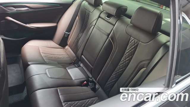 BMW 5 Series (G30) 530e M Sport 2020 — фото 30