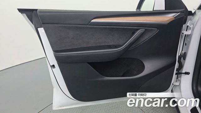 Tesla Model Y RWD 2023 — фото 30