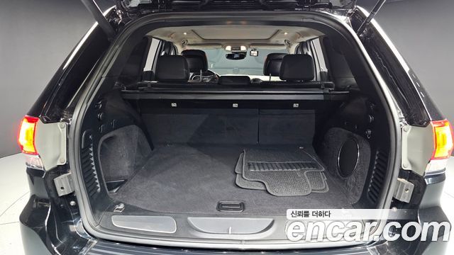 Jeep Grand Cherokee 3.0 Diesel Overland Summit WK2 2020 — фото 20