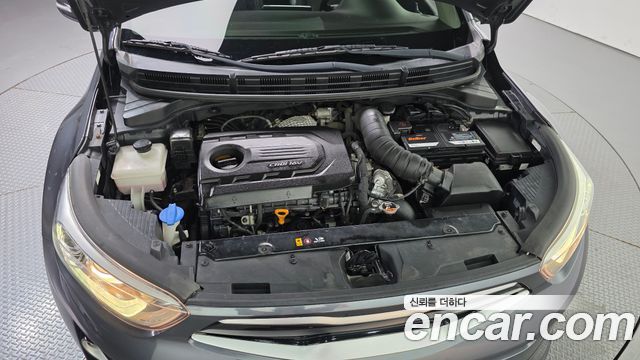 Kia Stonic Diesel 1.6 Prestige 2018 — фото 6
