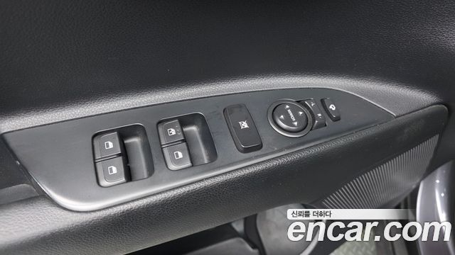 Kia Stonic Diesel 1.6 Prestige 2018 — фото 11