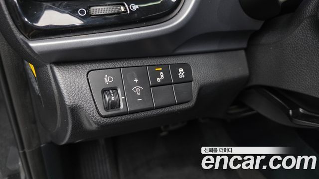 Kia Stonic Diesel 1.6 Prestige 2018 — фото 12