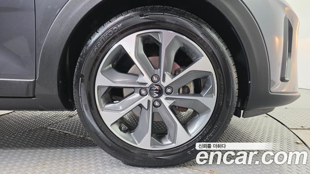 Kia Stonic Diesel 1.6 Prestige 2018 — фото 21