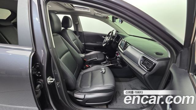 Kia Stonic Diesel 1.6 Prestige 2018 — фото 26