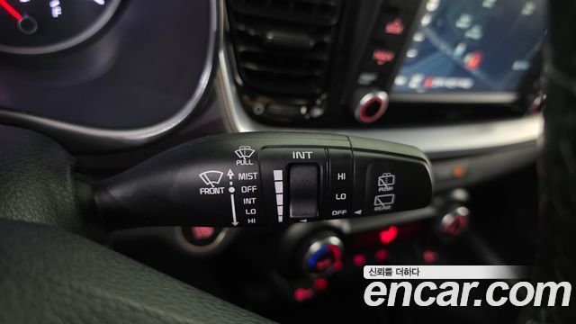 Kia Stonic Diesel 1.6 Prestige 2018 — фото 29