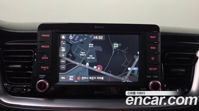 Kia Stonic Diesel 1.6 Prestige 2018 — фото 31